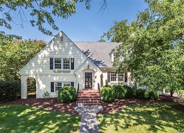 1st image of 204 Oxford Cir W
