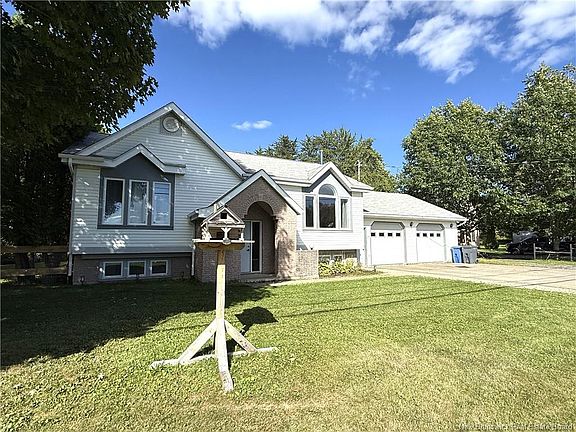 2nd image of 29 Beech Glen Rd
