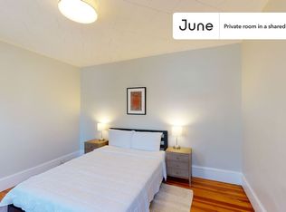 29 Craigie St #B, Somerville, MA 02143