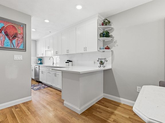 3rd image of 410 Salem St APT 402