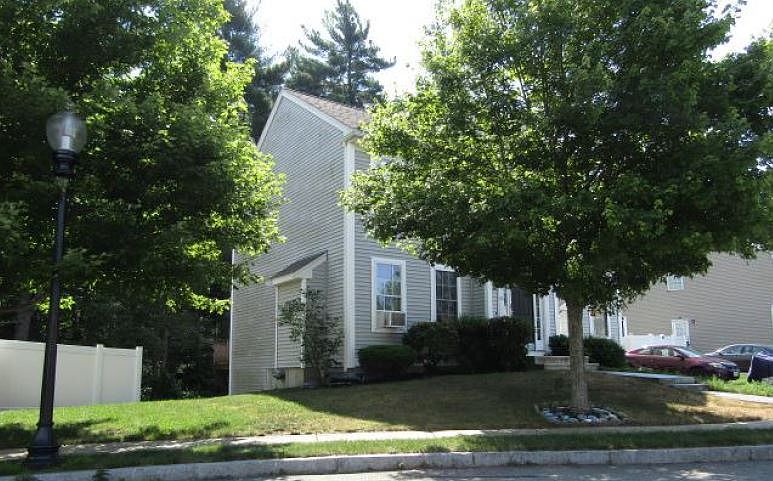 2nd image of 60 Erin Ct
