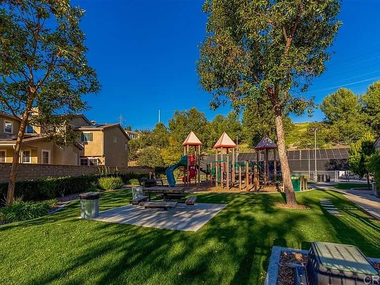 2122 Cantata Dr — Photo 4
