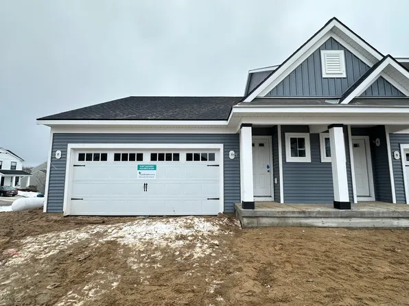 8910 Dalton Ln, Jenison, MI 49428