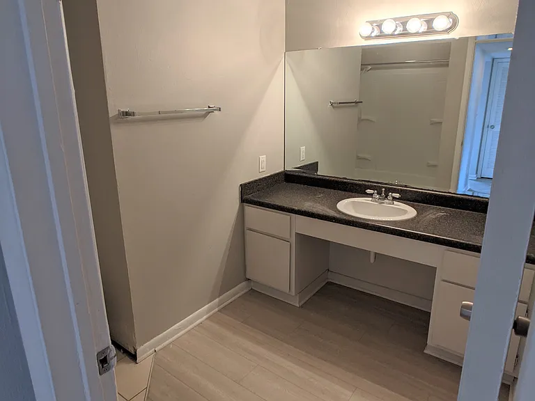 268 Meadow Dr #11 — Photo 3