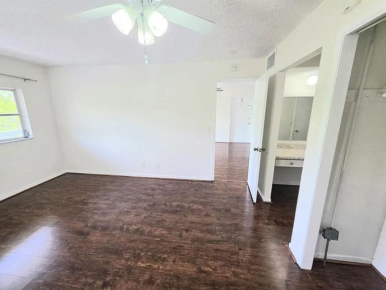 4200 NW 3rd Ct #313 — Photo 2