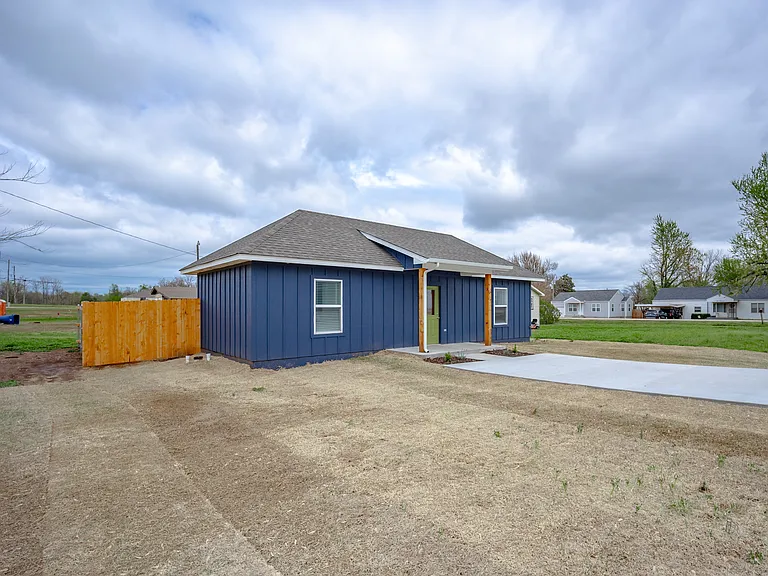 1105 Coffey Dr — Photo 17