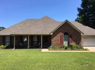 506 Red Oak Dr, Brookhaven, MS 39601