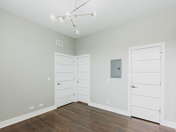 5th image of 2450 W Chicago Ave #202