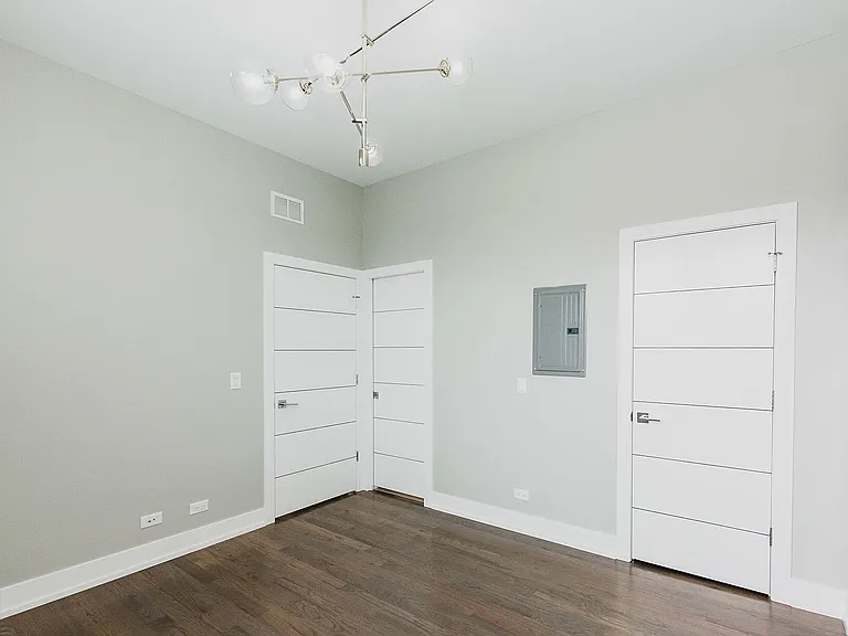 2450 W Chicago Ave #3F — Photo 4