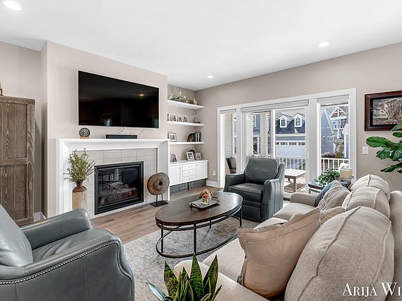 4th image of 643 Greenslate Dr SE