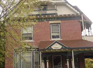 718 E Main St, Carlinville, IL