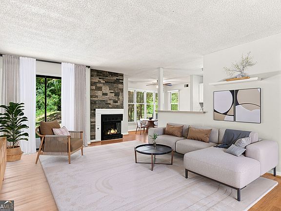2nd image of 1101 Garden Ct