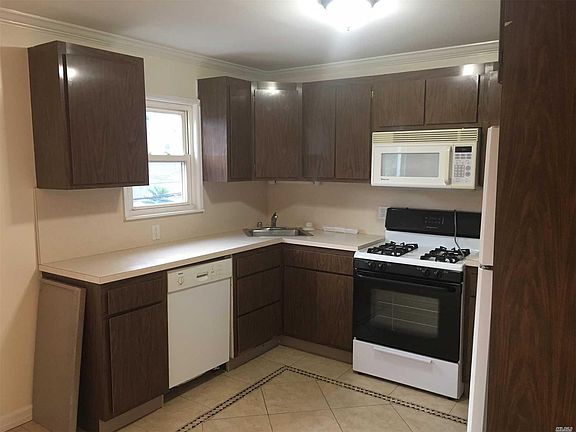 4th image of 4408 189th St #1