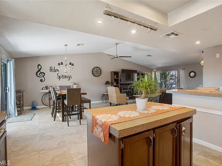 27350 Melanita Dr — Photo 18