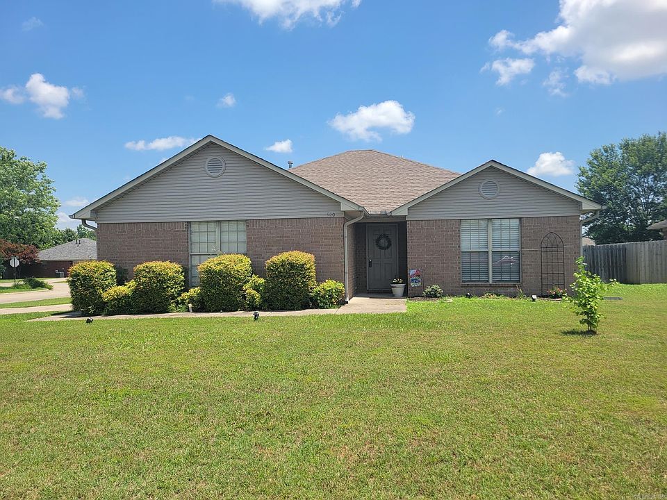 1st image of 920 Crestliner Dr