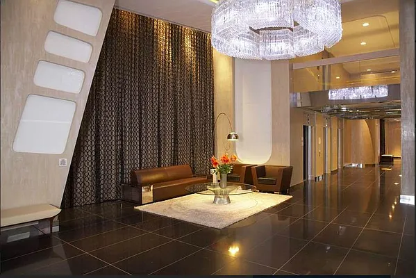 Sold by Compass | media 17