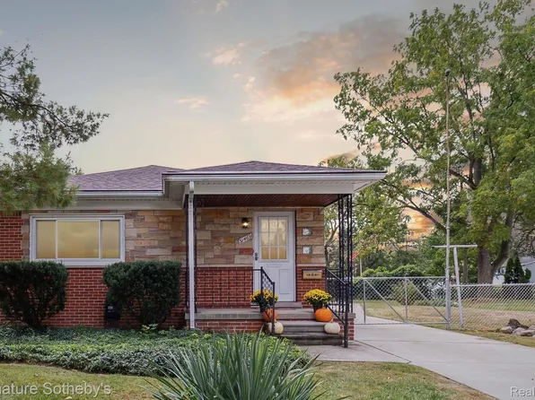 31469 Maplewood St, Garden City, MI 48135