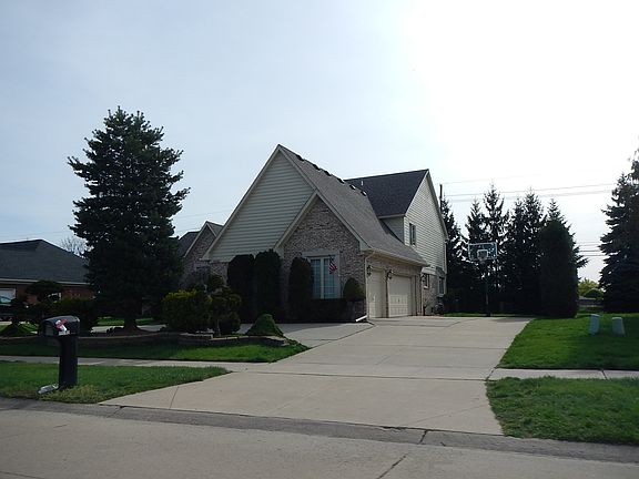 4th image of 48492 Isola Dr