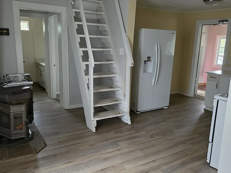 7011 Liberty Rd S — Photo 3