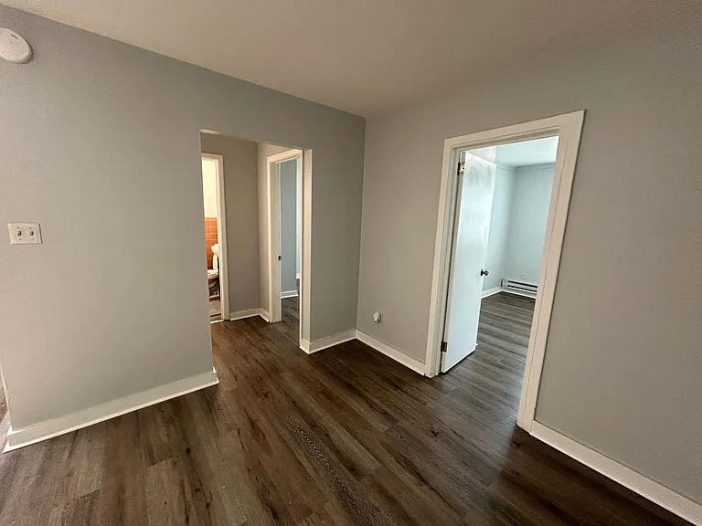 206 E Ayre St #8 — Photo 8