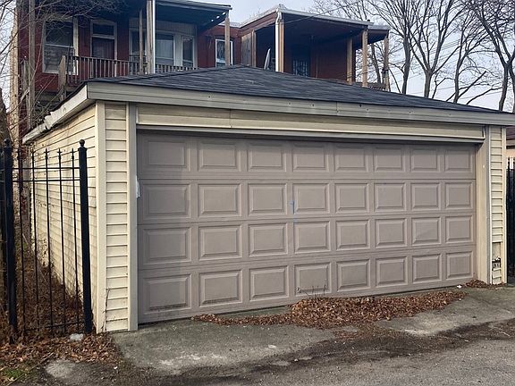 3rd image of 183 N Leamington Ave