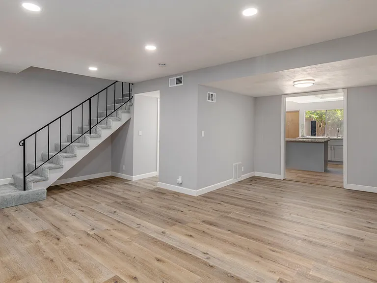 2386 Lava Dr — Photo 3