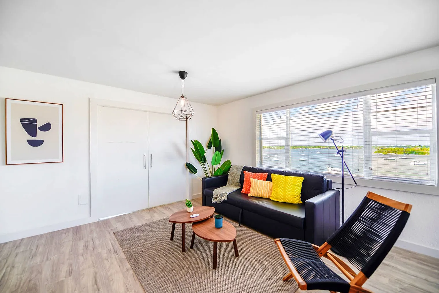 1 bed, 1.0 bath, 721 sqft, $2,434 — Photo 4