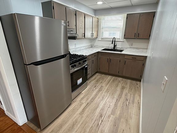 2nd image of 197 Tripp St #2W