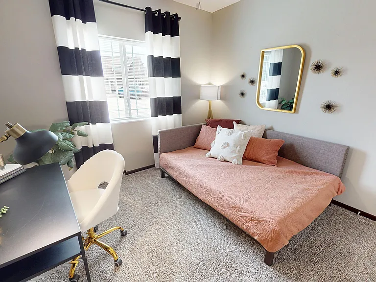 A variety of floor plans are available to meet bedroom and home office needs.