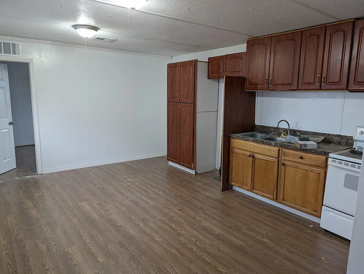 Building Photo - 140 Darley Ln