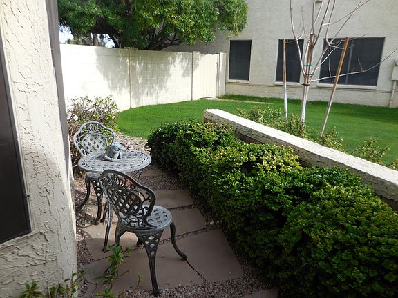 4th image of 2715 S Santa Barbara