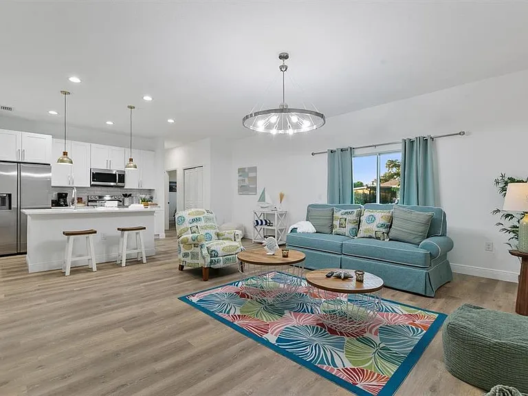 3038 Sargeant St — Photo 10