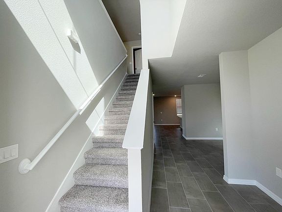 4th image of 454 Amadoras Way