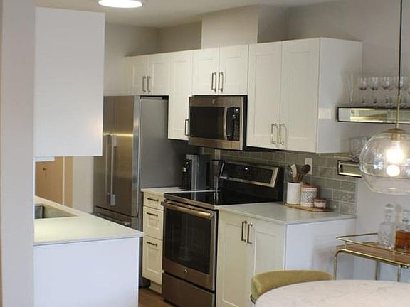 4th image of 2 Marina Lakes Dr #2