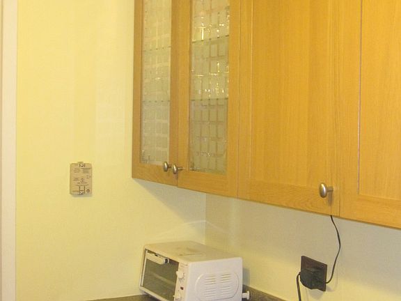 3rd image of 3930 N Pine Grove Ave APT 2115