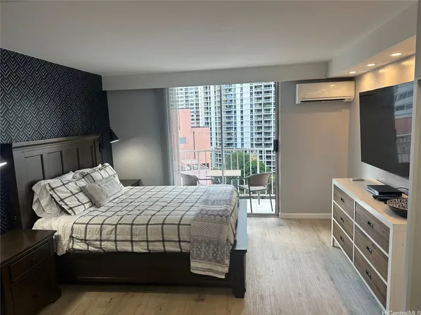 1920 Ala Moana Blvd APT 910, Honolulu, HI 96815