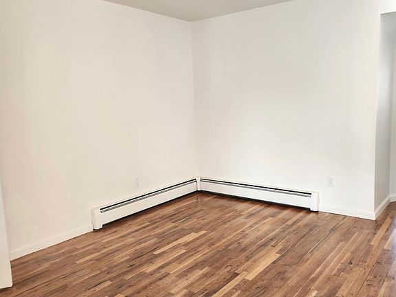 3rd image of 1022 Throggmorton Ave #3