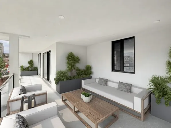 390 Manhattan Avenue image 3 of 10