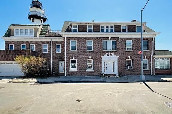2nd image of 4703 Beach 47 St