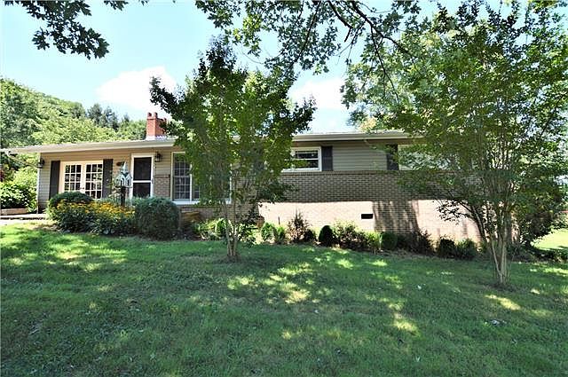 1st image of 1928 Marigold Ln SE