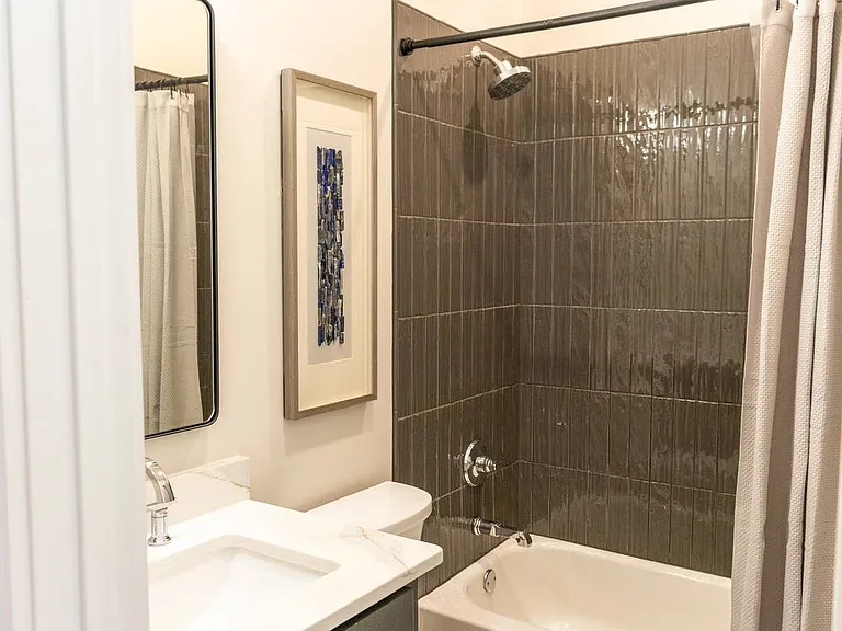 1326 Newcastle St #100 — Photo 17