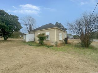 308 W 8th St, Leola, AR 72084
