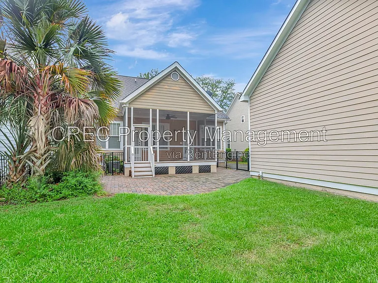 1071 Barfield St — Photo 36