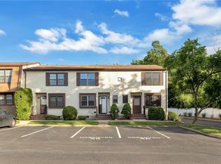 211 Orlando St #211, Edison, NJ 08817