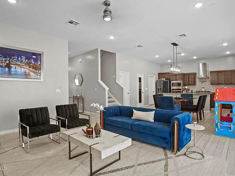 13677 Baja Vista Ct — Photo 4