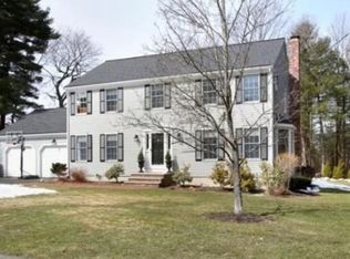 4 Lorraine Rd, Walpole, MA 02081