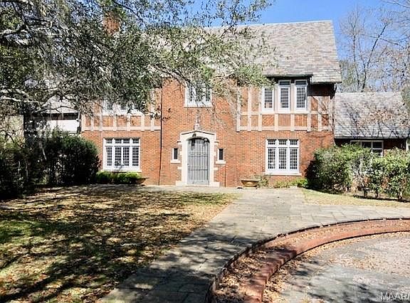 2nd image of 601 E Fairview Ave