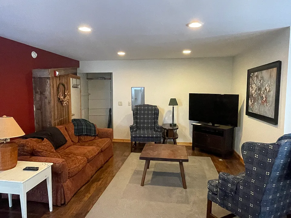 7 Waldwinkle Rd #1
