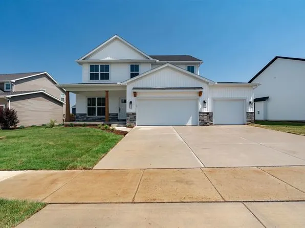 510 Isabella Dr, Mahomet, IL 61853