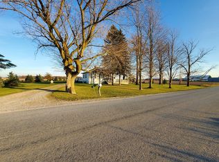 1806 N Eight Mile Rd, Pinconning, MI 48650